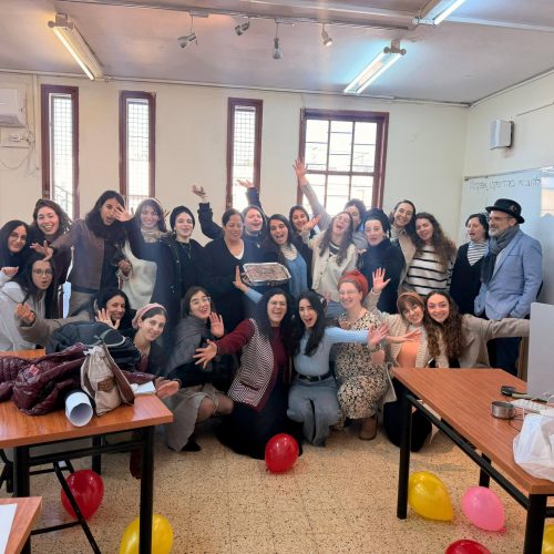 לגעת בלבבות